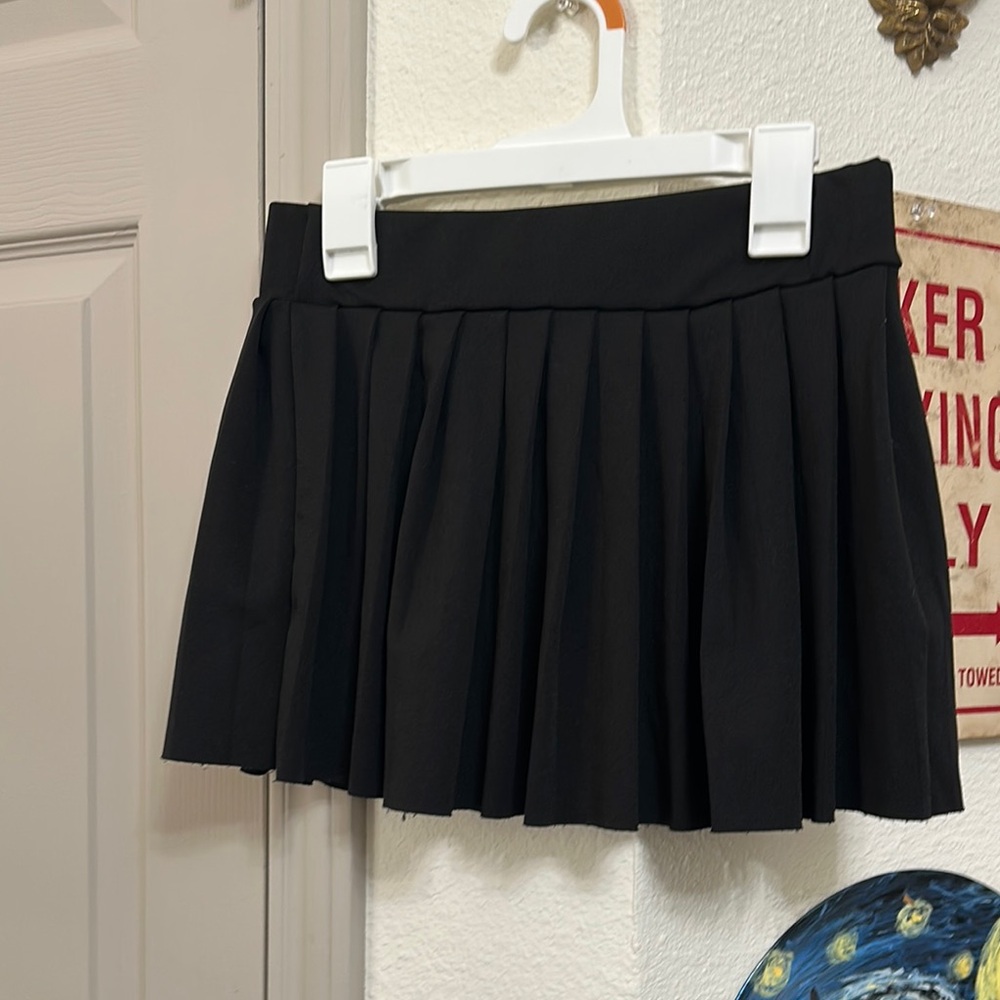 Classic Black Pleated Mini Skirt
